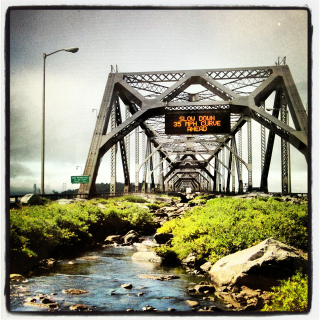 Illustration for article titled Transforming the Old Bay Bridge Into a Park for Adventure Tourists